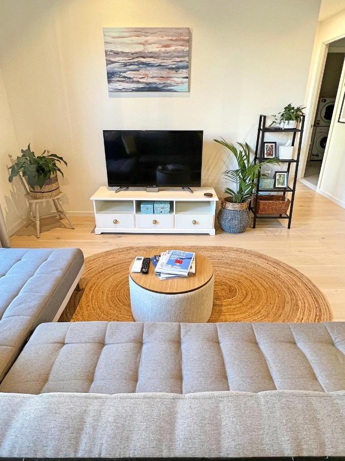 Industrial Yet Modern, 1Bd 1Bth Apt - Woden Phillip Eksteriør bilde