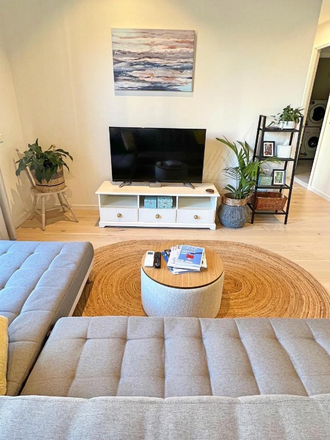 Industrial Yet Modern, 1Bd 1Bth Apt - Woden Phillip Eksteriør bilde