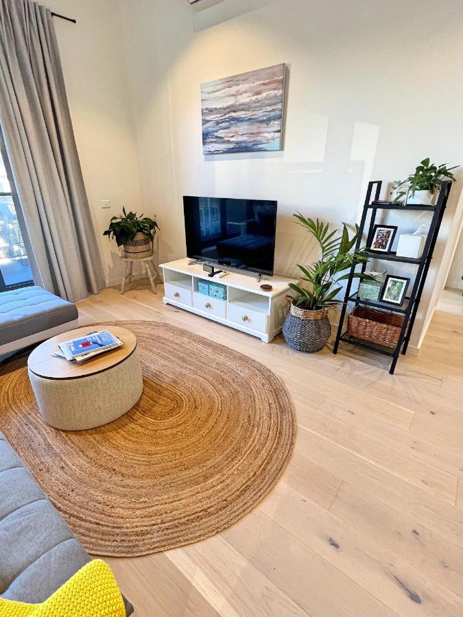 Industrial Yet Modern, 1Bd 1Bth Apt - Woden Phillip Eksteriør bilde